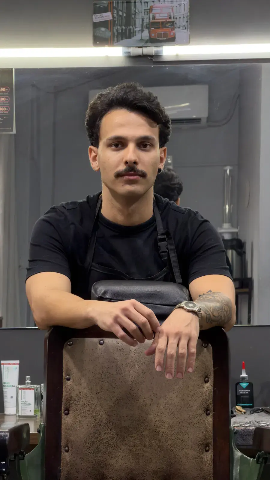 João Navero Quintana, barbeiro e fundador da Barbearia Quintana, em Campinas